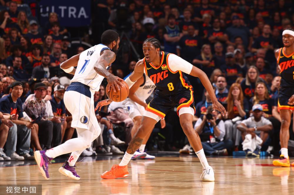 也流露出对 也流露出对