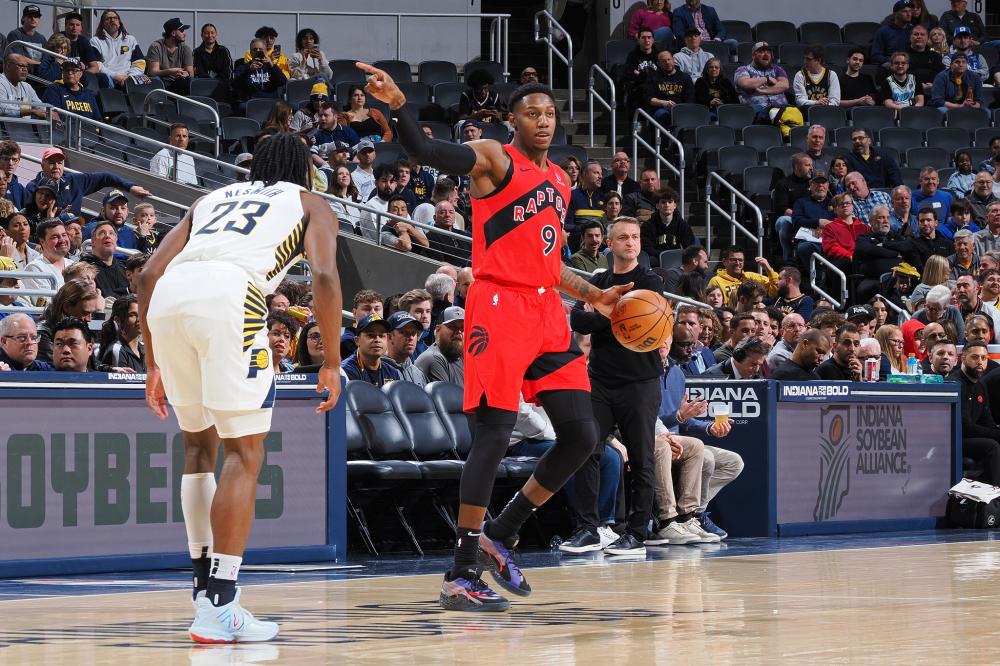 他在接受采 他在接受采