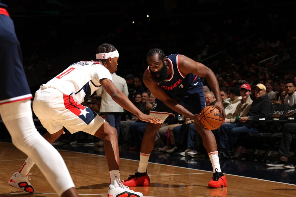 现效力于英 现效力于英