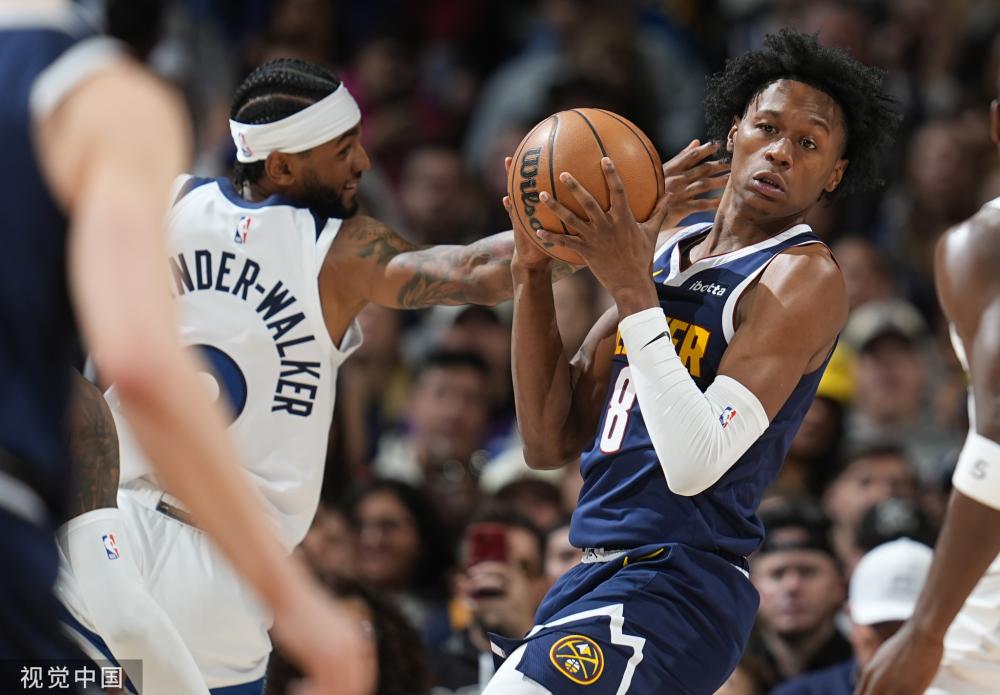 展示了个人 展示了个人